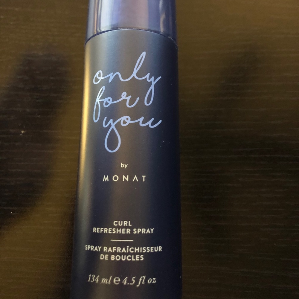 Monat curl refresher spray
